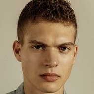 Josha Stradowski, 30 (电视演员)