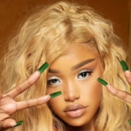 Jourdin Pauline, 26 (流行歌手)