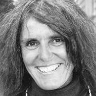 Joy Williams, 81 (小说家)