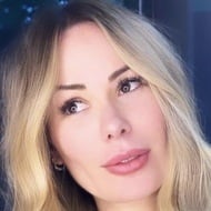 Ju Isen, 38 (Model)