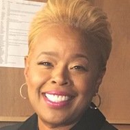 Judge Karen, 63 (Hôte de l'émission télévisée)