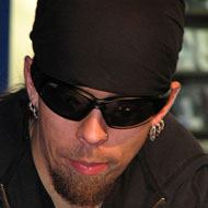 Jukka Nevalainen, 45 (鼓手)