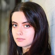 Julia Burch, 24 (Instagram Star)