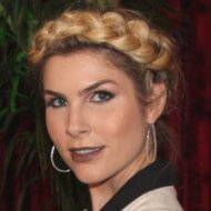 Julia Faria, 39 (Instagram Star)