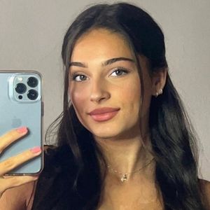Julia Knezevic, 22 (Instagram Star)