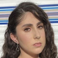 Julia Marley, 23 (Actriz de Televisión)