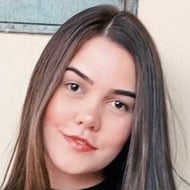 Julia Papile, 25 (YouTube Star)