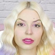 Julia Zelg, 29 (YouTube明星)