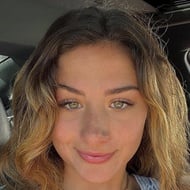 juliampic, 24 (Instagram Star)