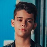 Julián Marín, 20 (Поп-певец)