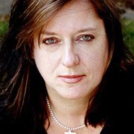 Julie Burchill, 64 (小說家)