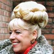 Julie Goodyear, 81 (肥皂剧女演员)