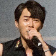 Jun Jin, 43 (Cantante pop)