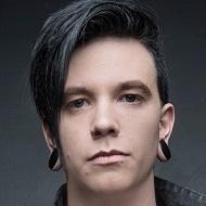 Justin Whitesel, 37 (吉他手)