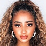 Kaela Tavares, 25 (Instagram-ster)