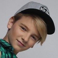 Kain Rivers, 21 (Chanteuse pop)