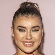 Kalani Hilliker, 25 (Bailarín)