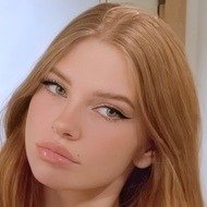 Kali Stallman, 30 (Instagram Star)