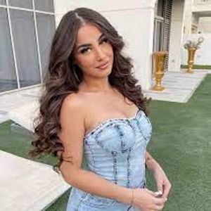 Kamila Abdelali, 32 (Instagram Star)