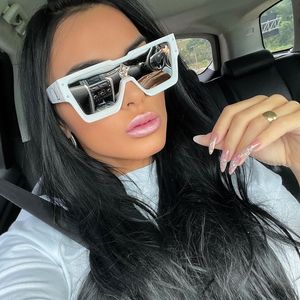 Kamila Simioni, 39 (Instagram Star)