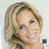 Karen Parker, 56 (Blogger)