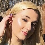 Karina Drury, 22 (TikTok Star)