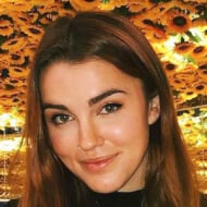 Karissa Eats, 27 (TikTok明星)