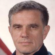 Karl Gordon Henize (1926 - 1993) (宇航员)