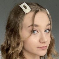 Karolina Pienczak, 23 (TikTok明星)