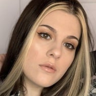 Kat Tenbarge, 25 (記者)