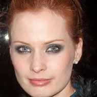 Kata Dobo, 51 (Actriz de Televisión)