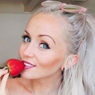 Kate Flowers, 36 (YouTube明星)