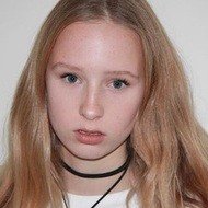 Katelijne, 22 (TikTok Star)