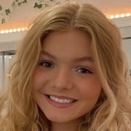 Katelyn Dewitt, 23 (YouTube明星)