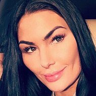 Katelyn Runck, 32 (健身教练)