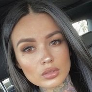 Katherine Flores, 37 (纹身艺术家)