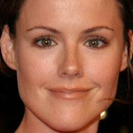 Kathleen Robertson, 50 (電視女演員)