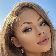 Katie Bell, 28 (Instagram Star)