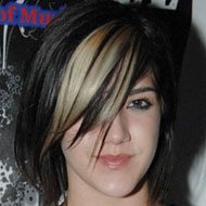 Katie Cecil, 30 (流行歌手)