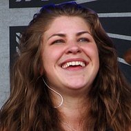 Katie Cole, 31 (Le batteur)