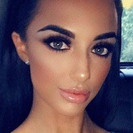 Katie Louise Mills, 33 (Blogger)