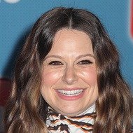 Katie Lowes, 42 (Attrice TV)