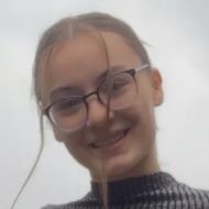 Katie Monument, 22 (YouTuber)