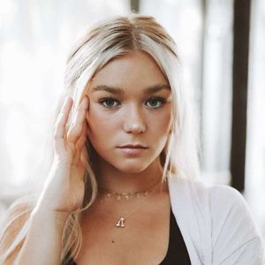Katie Sigmond, 21 (TikTok Star)