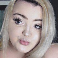 Katrina Thatcher, 24 (TikTok明星)