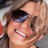 Kay Hall, 28 (飞行员)