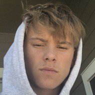 Kayden Stephenson, 27 (流行歌手)