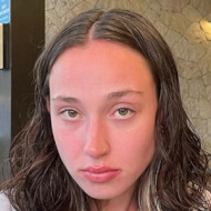 kaylaaoliveiraa, 23 (TikTok Star)