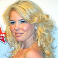 Kayslee Collins, 34 (Cantante Pop)