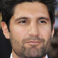 Kayvan Novak, 45 (Actor de Televisión)